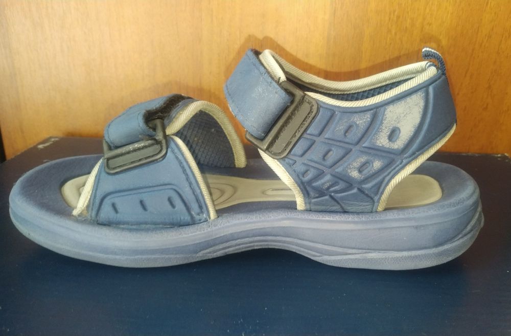Детские сандалии.