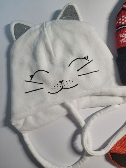 Дитяча демісезонна зимова шапка на завязках з балабоном на 44-50 см