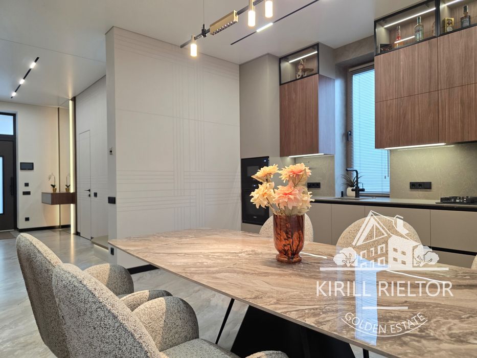 В городке «Золотые Ключи»  продается новый дом с ремонтом «BARN Style»