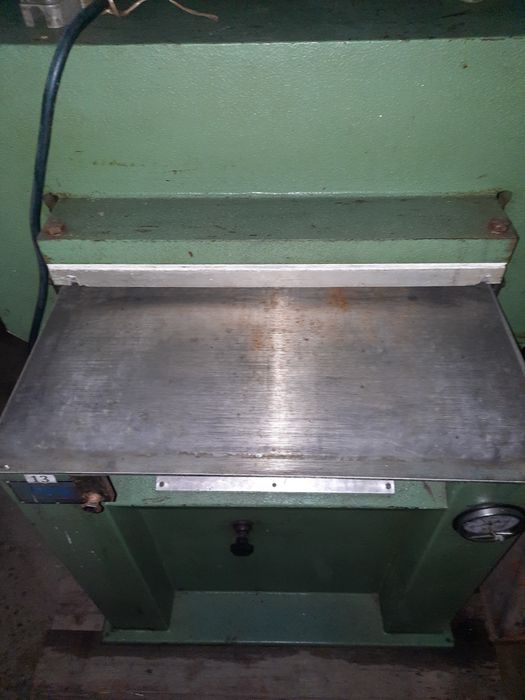 Máquina de gravação a quente e refundida