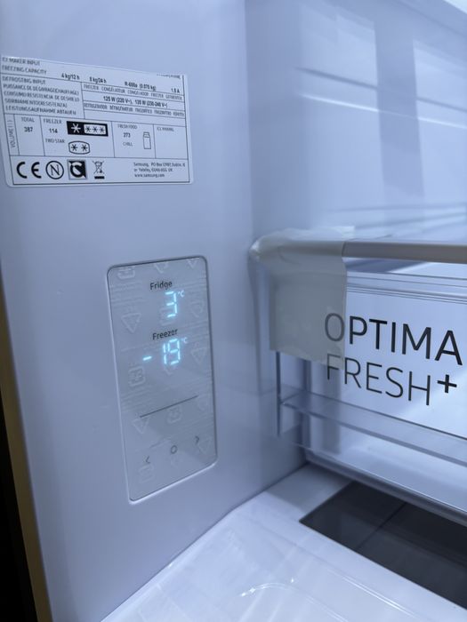 Холодильник Samsung, rb38c600cs9