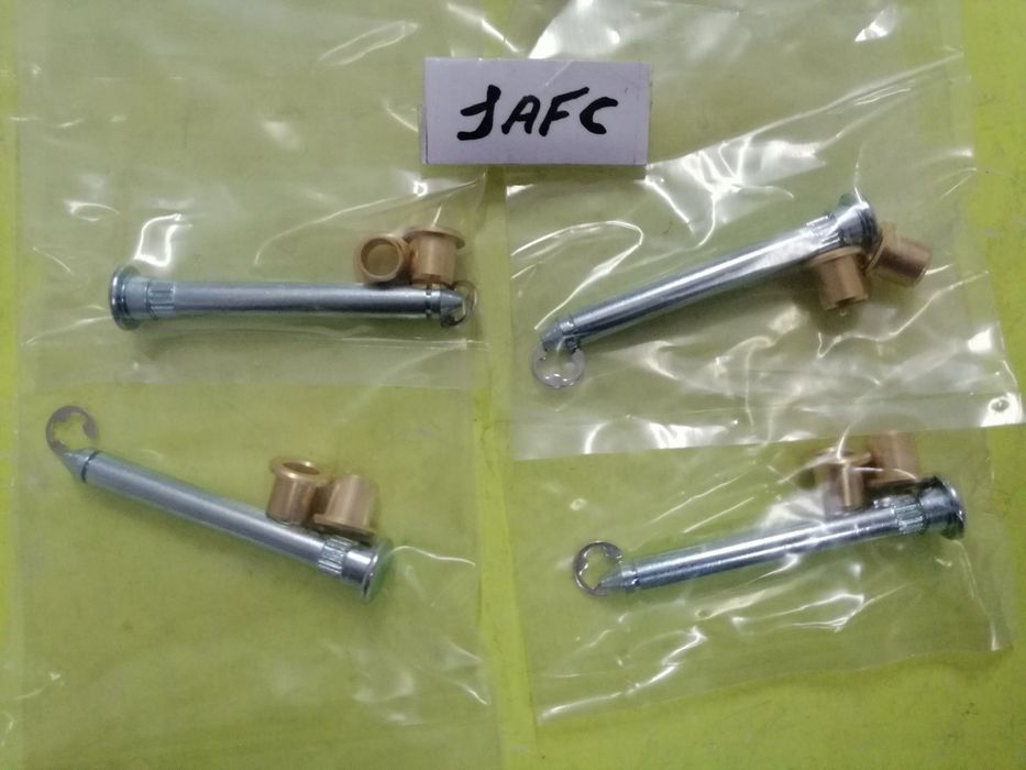 Cavilhas das portas Nissan Pickup D21 e Terrano 1