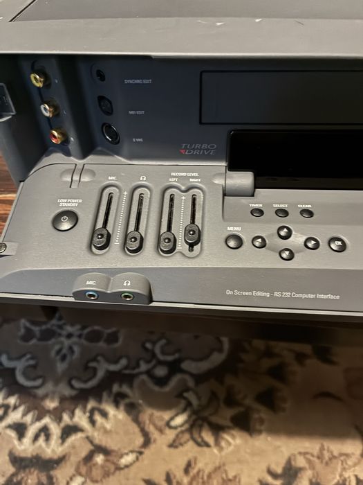 Magnetowid S-VHS Philips VR 969