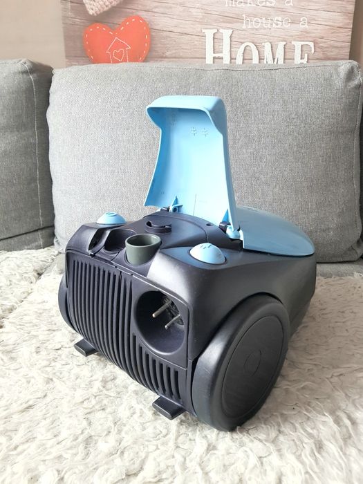 Mały prosty mocny PHILIPS IMPACT odkurzacz workowy 1200W