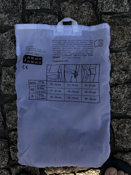 Patins e proteções para criança