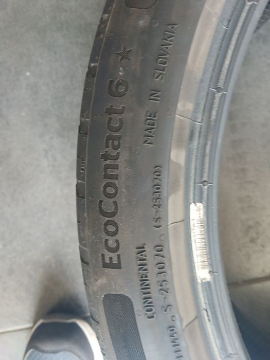 2 pneus 225 40 r18 Continental