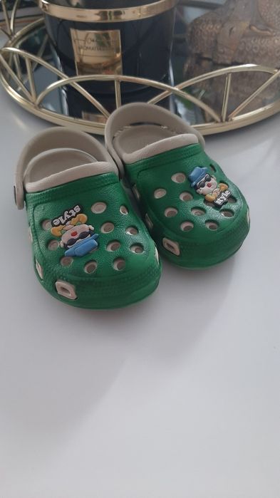 Crocsy piankowe 23