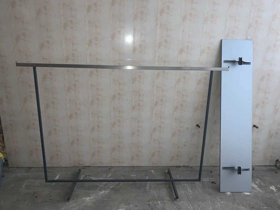 Продам стойку для одежды с полкой