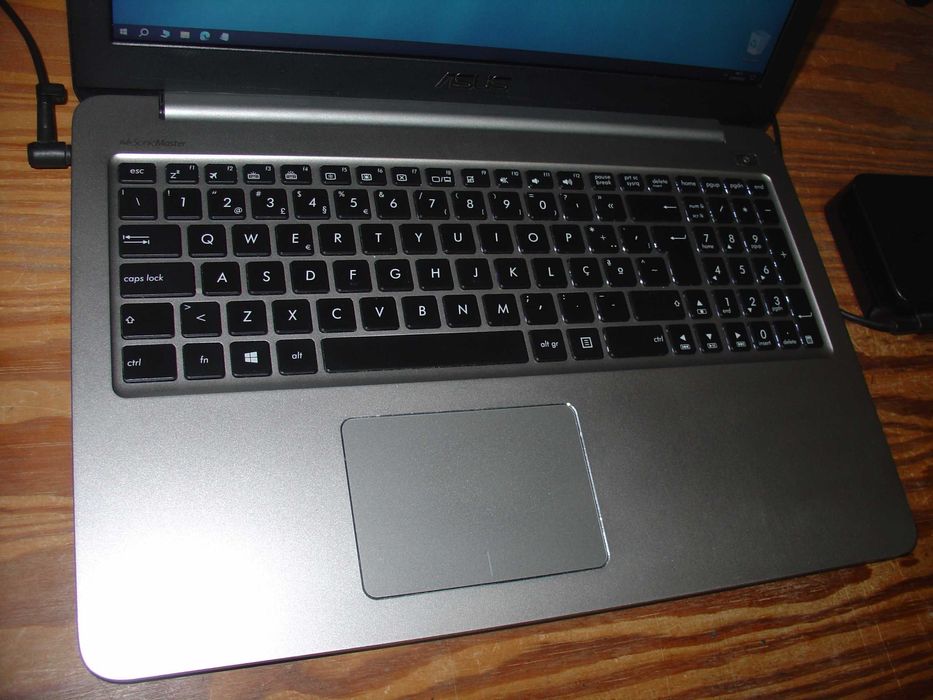 Computador portátil ASUS K501U (impecável)64586065686658123