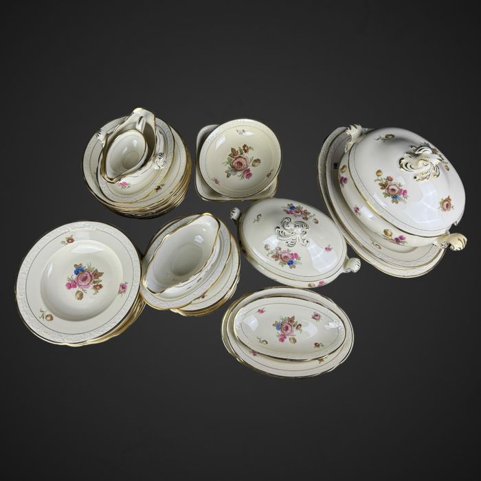 Serwis obiadowy dla 12 os. Kjøbenhavns KPM Dania Maleri ivory B41/8204