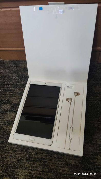 Планшет Huawei BTV-DL09