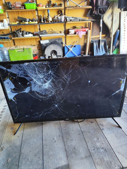 LED Телевізор JVC 32 дюйми на з/ч