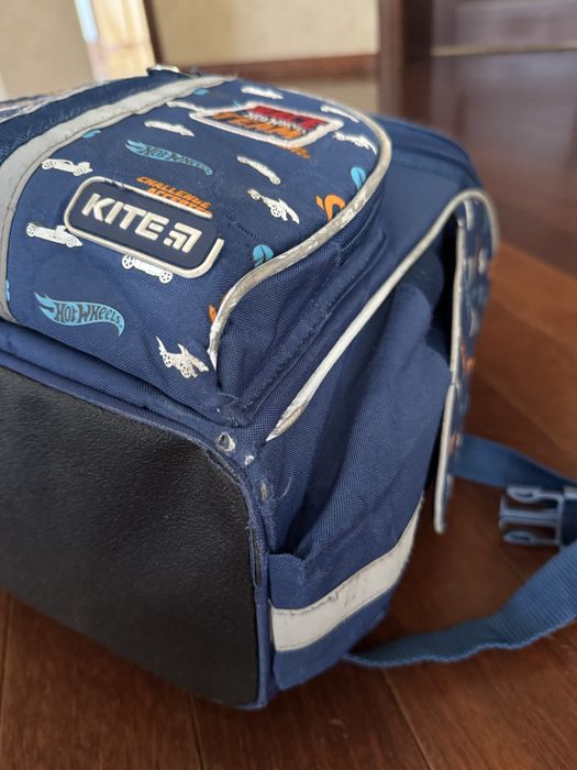 Kite Hot Wheels каркасний рюкзак для хлопчика