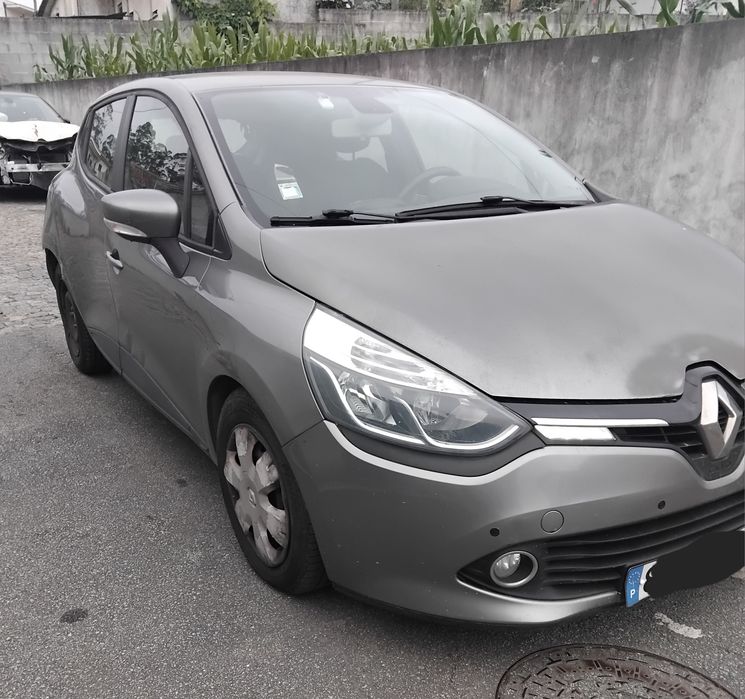 vendo renault clio lv 1.5 dci nacional 160 mil km acidentado salvado