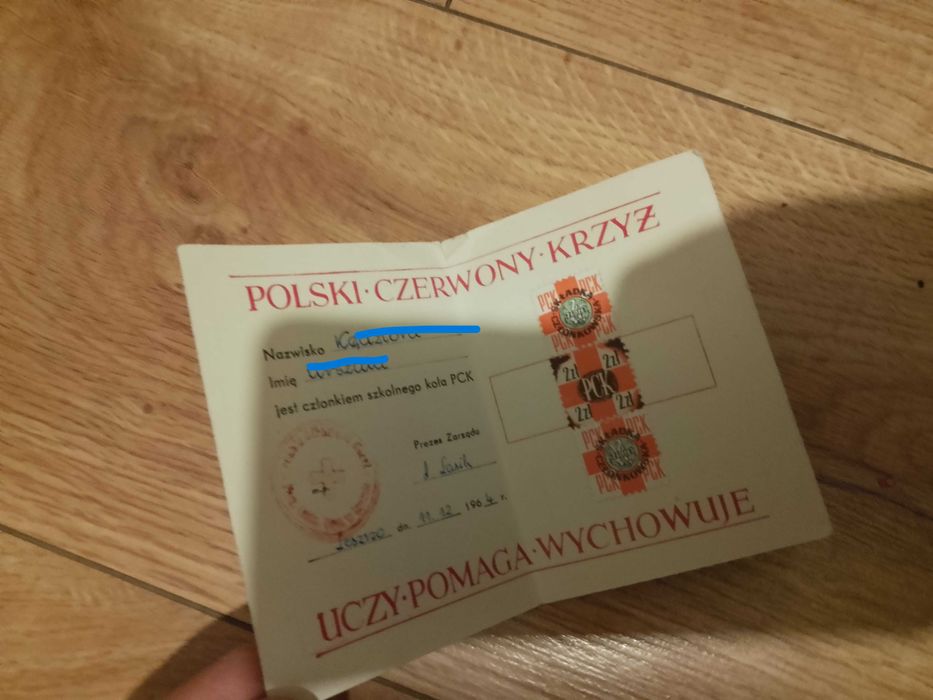 stara legitymacja członkowska PCK czasy prl