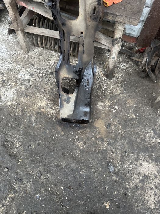 Подрамник балка перед Субару легаси subaru legacy год 04