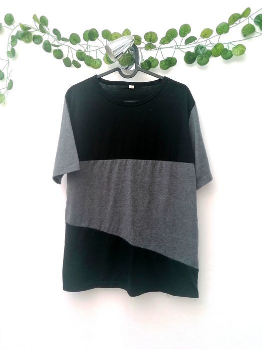 T-shirt Cinzenta e Preta de Homem