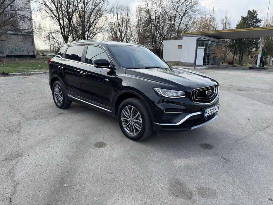 Geely AtlasPro куплен в 2024 году, на гарантии до 2029 года