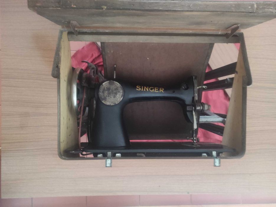 Máquina de Costura Singer