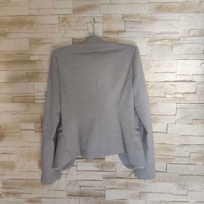 Żakiet popielaty z kieszonkami