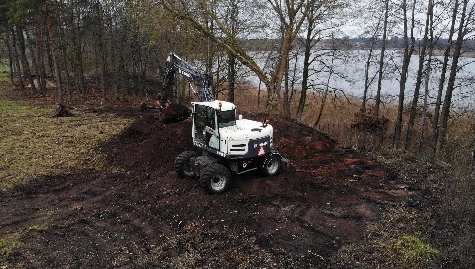 Usługi koparką kołową - roboty ziemne, wykopy, prace ziemne, niwelacje