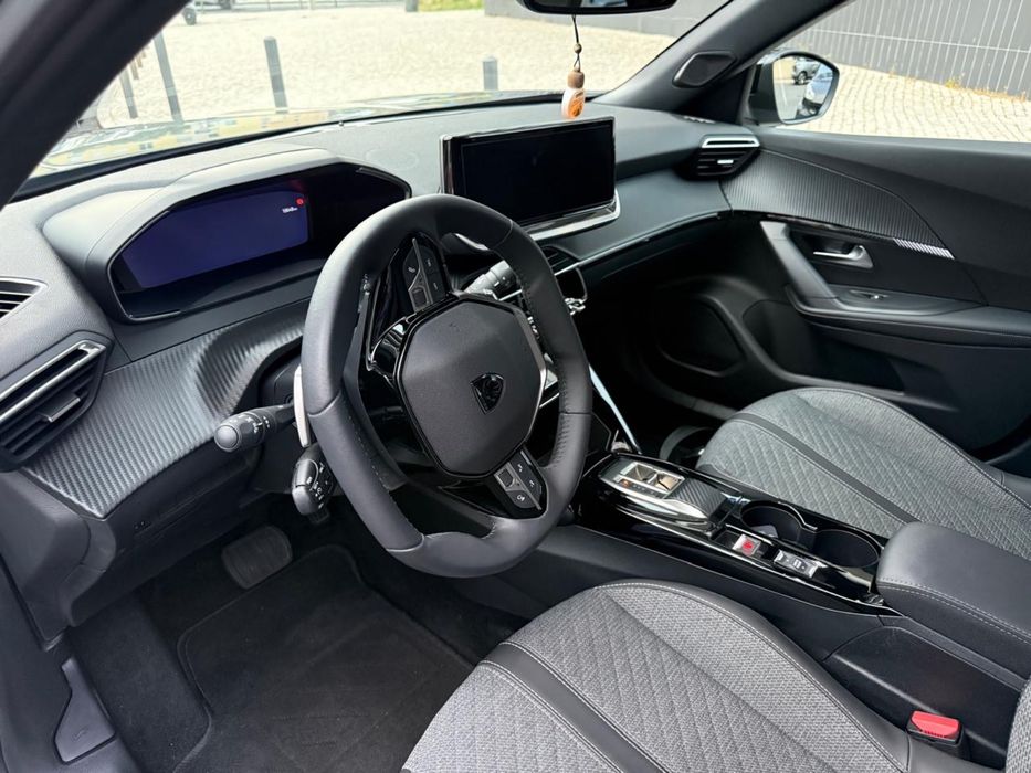 Peugeot 2008 1.2 PureTech 100/130 (Gasolina) | 2024 | Apenas 14.000 km