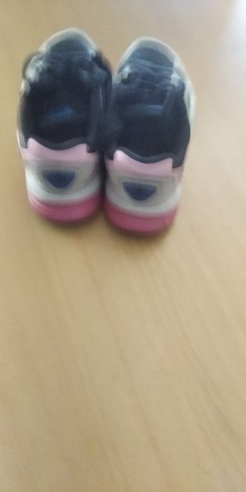 Tênis adidas desporto