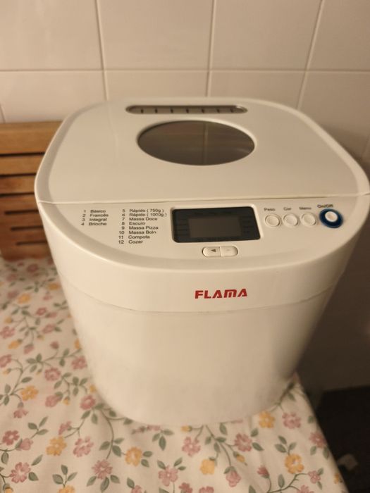 Máquina de fazer pão e bolos, Marca Flama 993FL