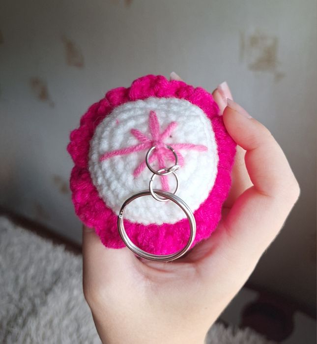 Брелок медуза в'язаний