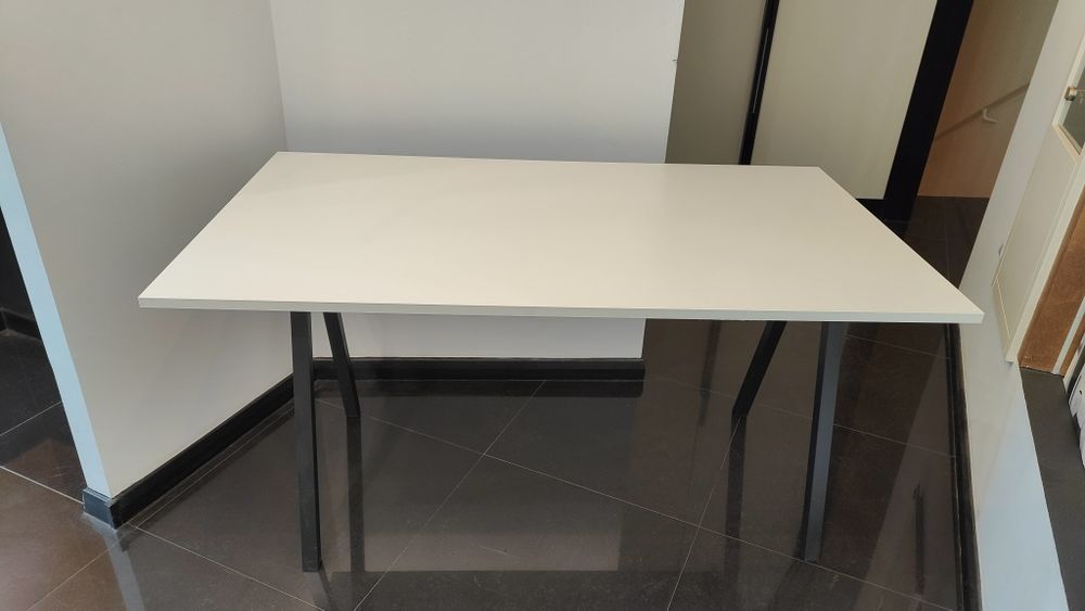 Biurko ikea, solidne, super stan