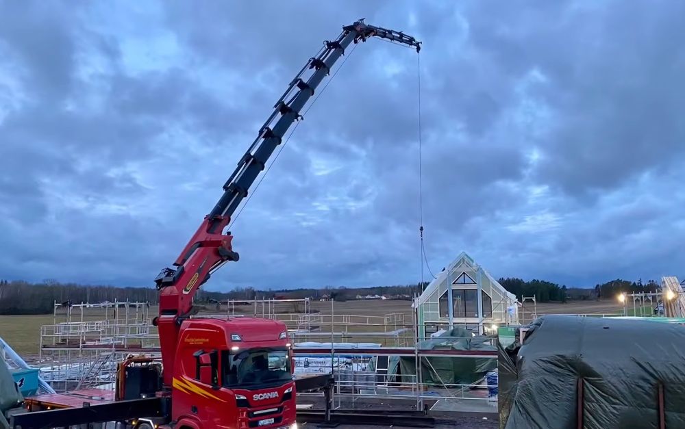 Usługi transportowe i dźwigowe hds żuraw dźwig