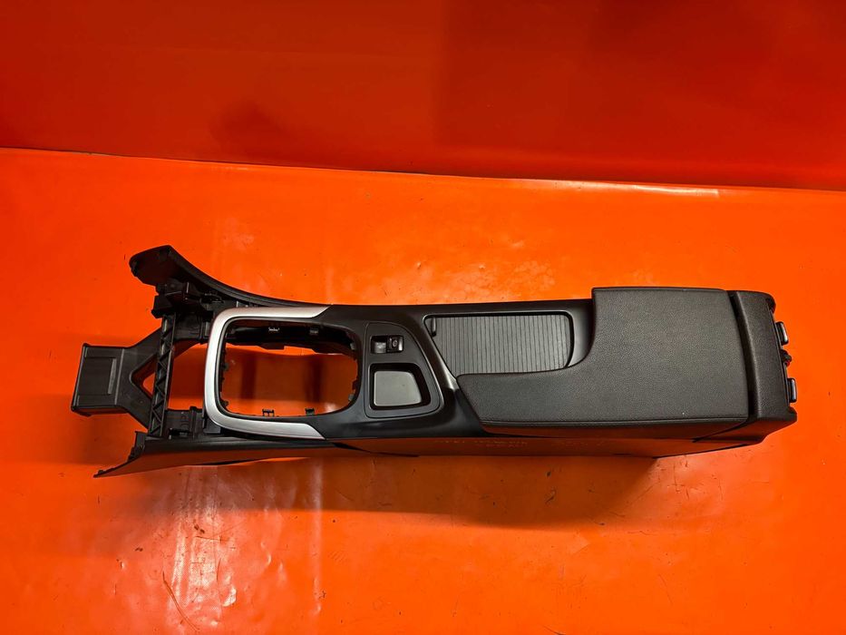 353K Podłokietnik Tunel Środkowy Opel Insignia A