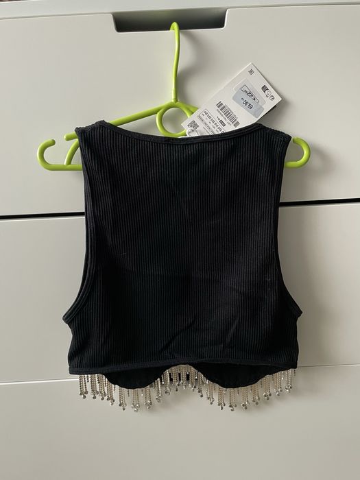 Top z dekoltem halter z diamencikami ZARA