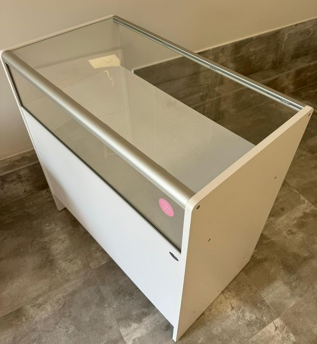 Recepcja, Lada do salonu kosmetycznego/sklepu