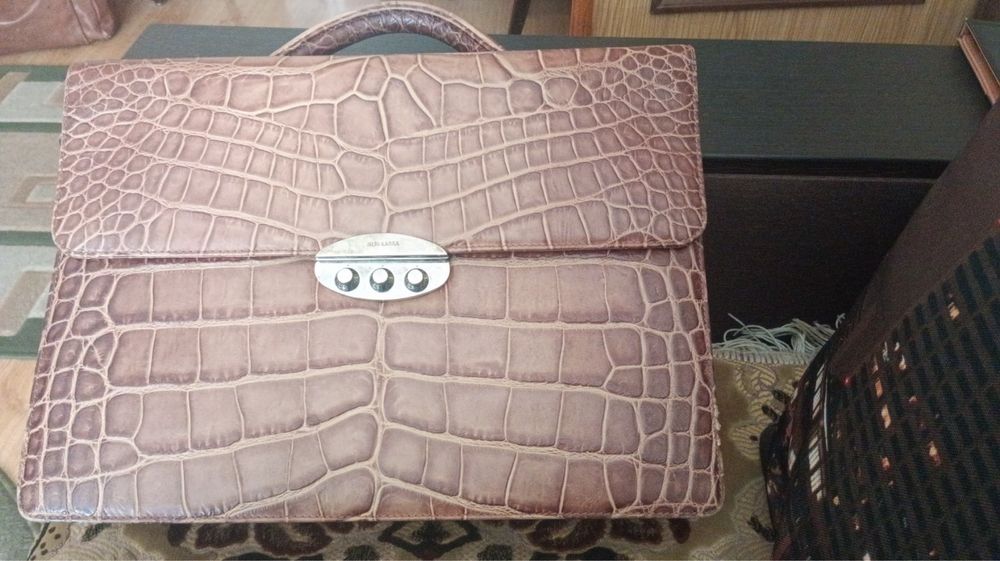 Мужской кожаный портфель NERI KARRA