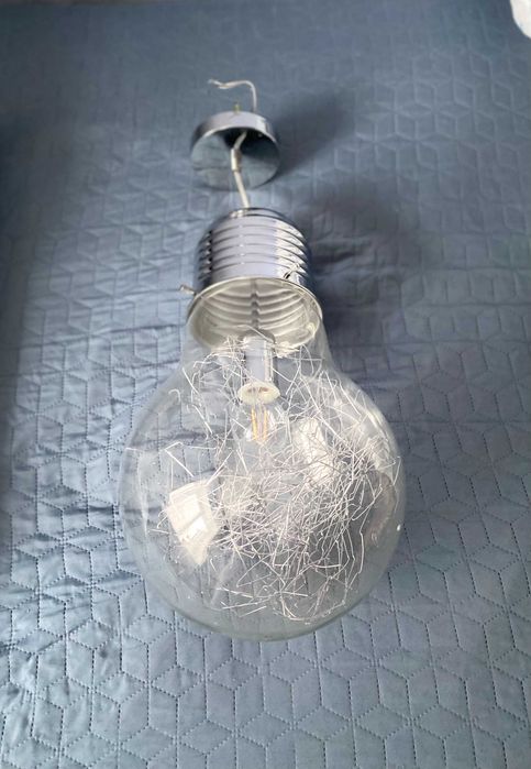 Подвес люстра в виде огромной лампочки