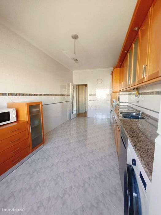 Fantástico T4 de 175 m² com Vista Rio e excelente  Localização na Póvo