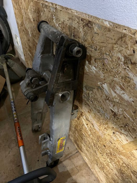 Escora traseira Yamaha TTR 250 com links