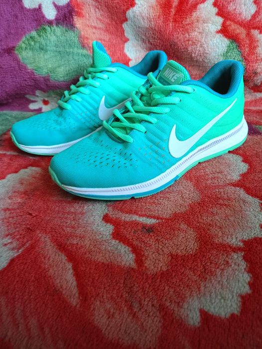 Продам кросівки Nike