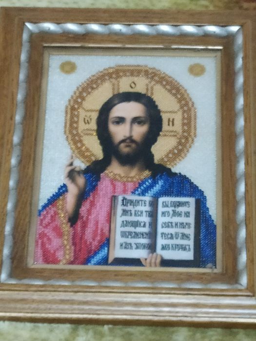 Парні ікони вишиті якісним бісером в рамках з натурального дерева