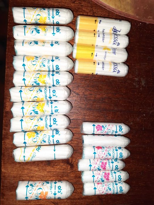 Тампони жіночі гігієнічні. В пакуваннях і поштучно. Менструальна чаша.