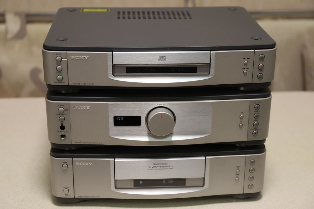 Sony  TA - VF 1    без колонок