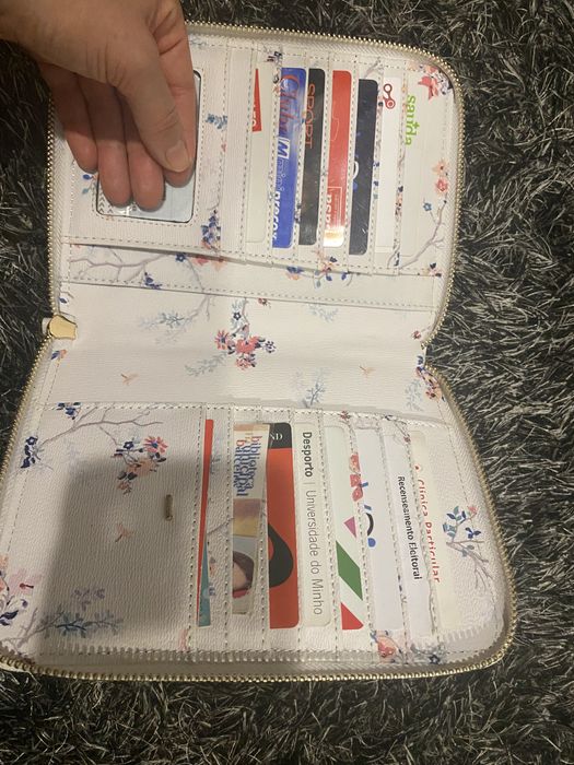 Porta agenda e cartoes Parfois