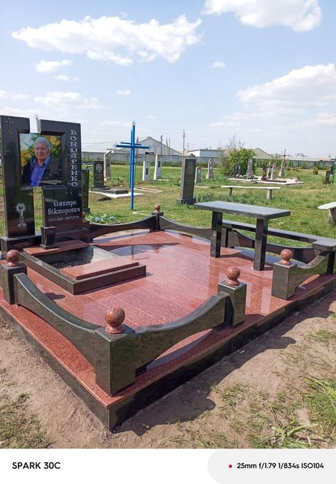 Гранітні памятники від виробника без передоплат