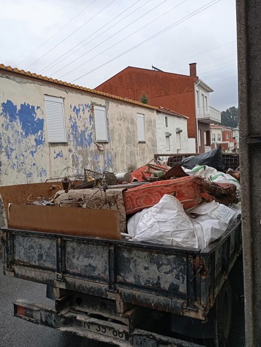 Recolhemos todo o tipo de entulhos