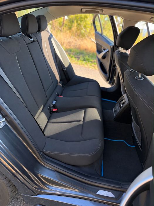 BMW 320d F30 163cv — 2012