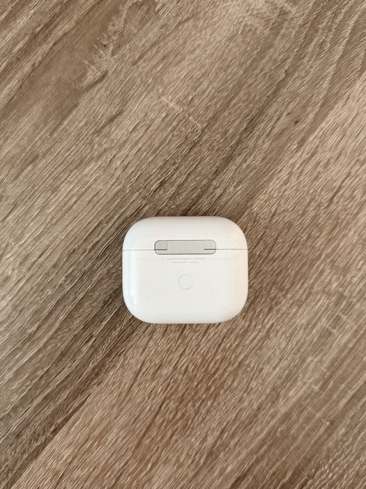 Продам  AirPods 3