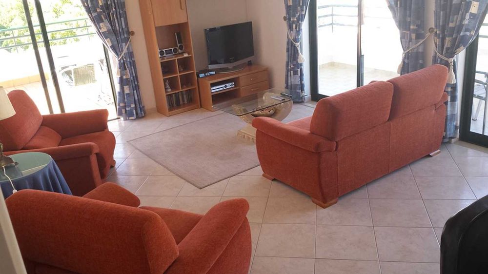 Algarve Quarteira, apartamento T-1 com piscina e churrasqueira, férias