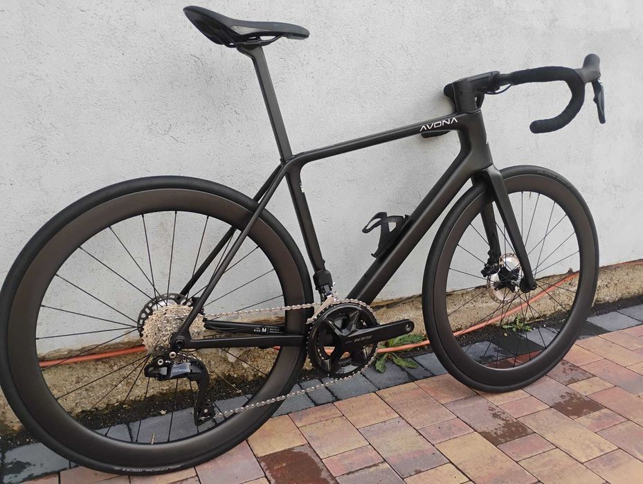 Rower szosowy AVONA Velum - jak nowy 105 di2, koła carbon, trek madone