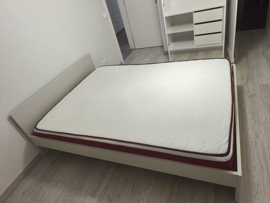 Duas camas mais colchões medidas 140x200